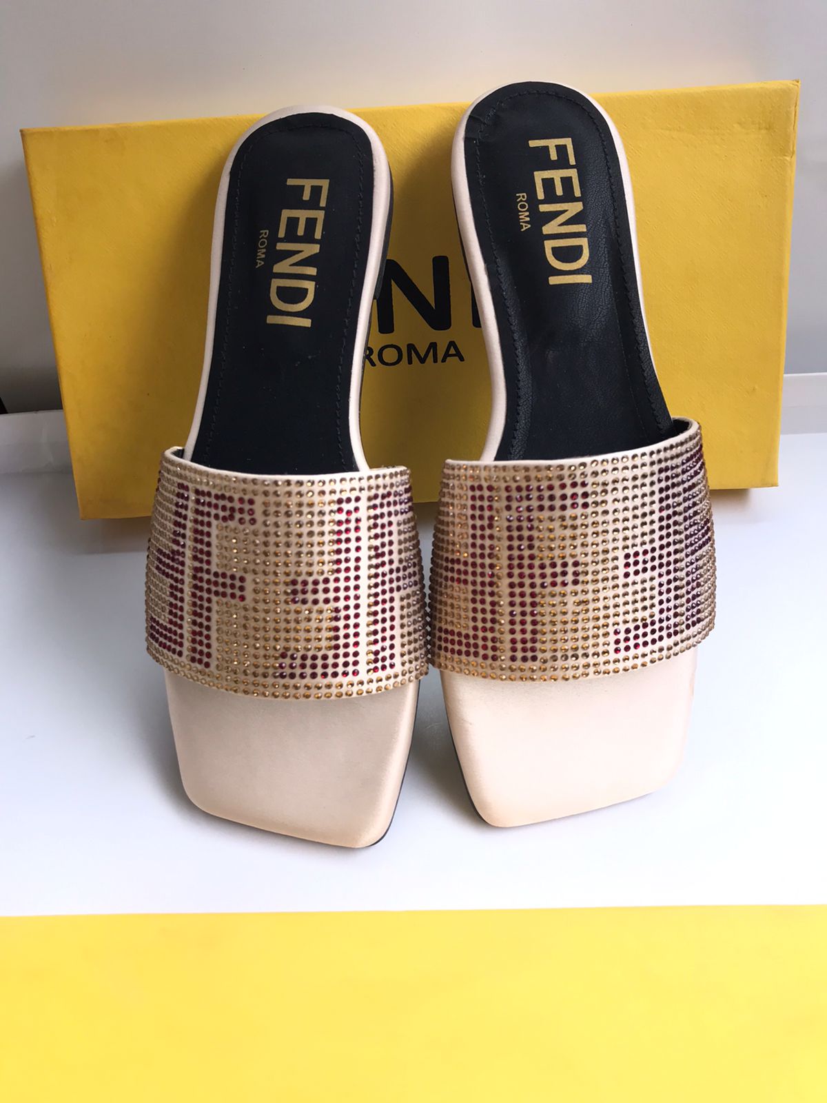 FENDI Best Quality Slippers With Brand Box