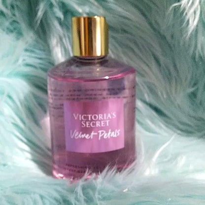 Victoria's Secret Refreshing Gel Body Wash - Velvet Petals