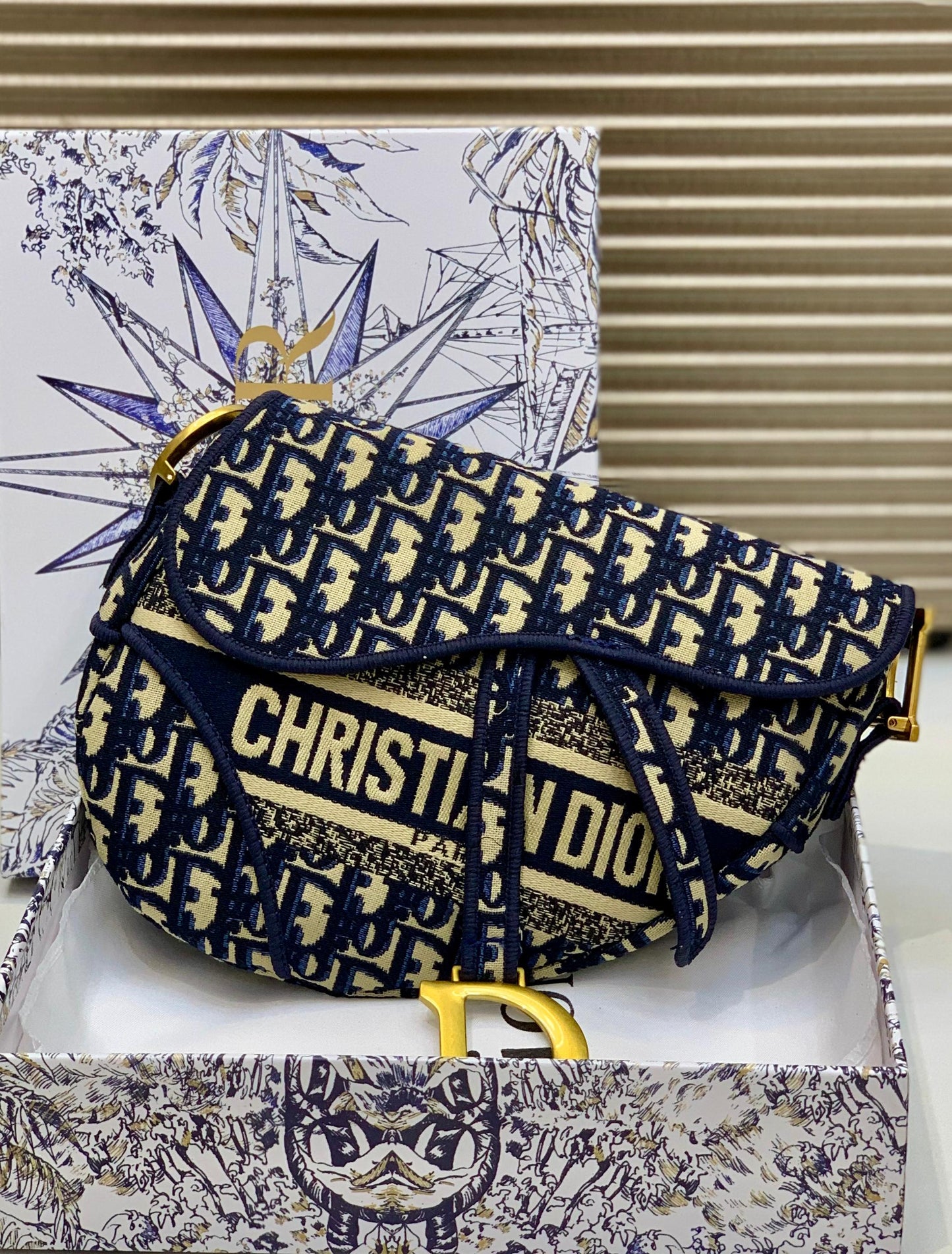 Elegance Curve Saddle Bag