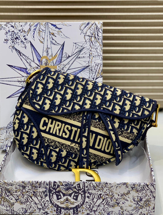 Elegance Curve Saddle Bag