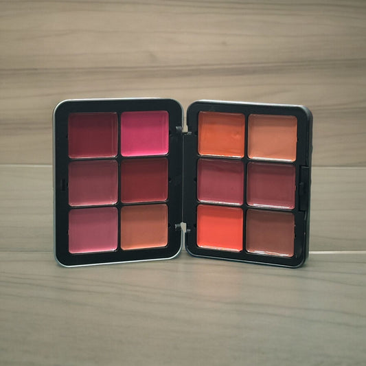 CARLA SECRET CREAM BLUSH AND CONCEALER PALETTE.