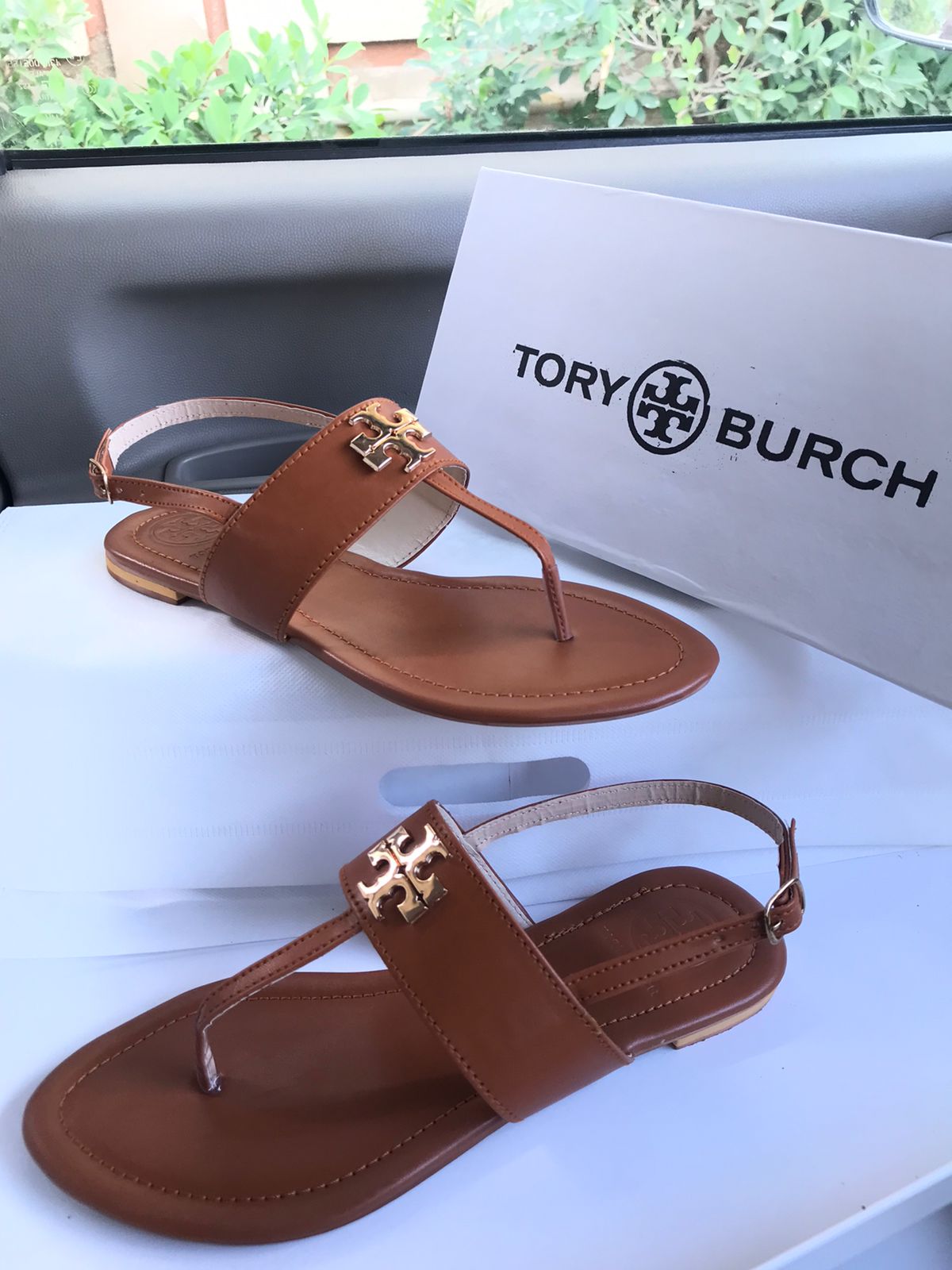 TROY BURCH SANDELS FOR WOMAN (with brand box)