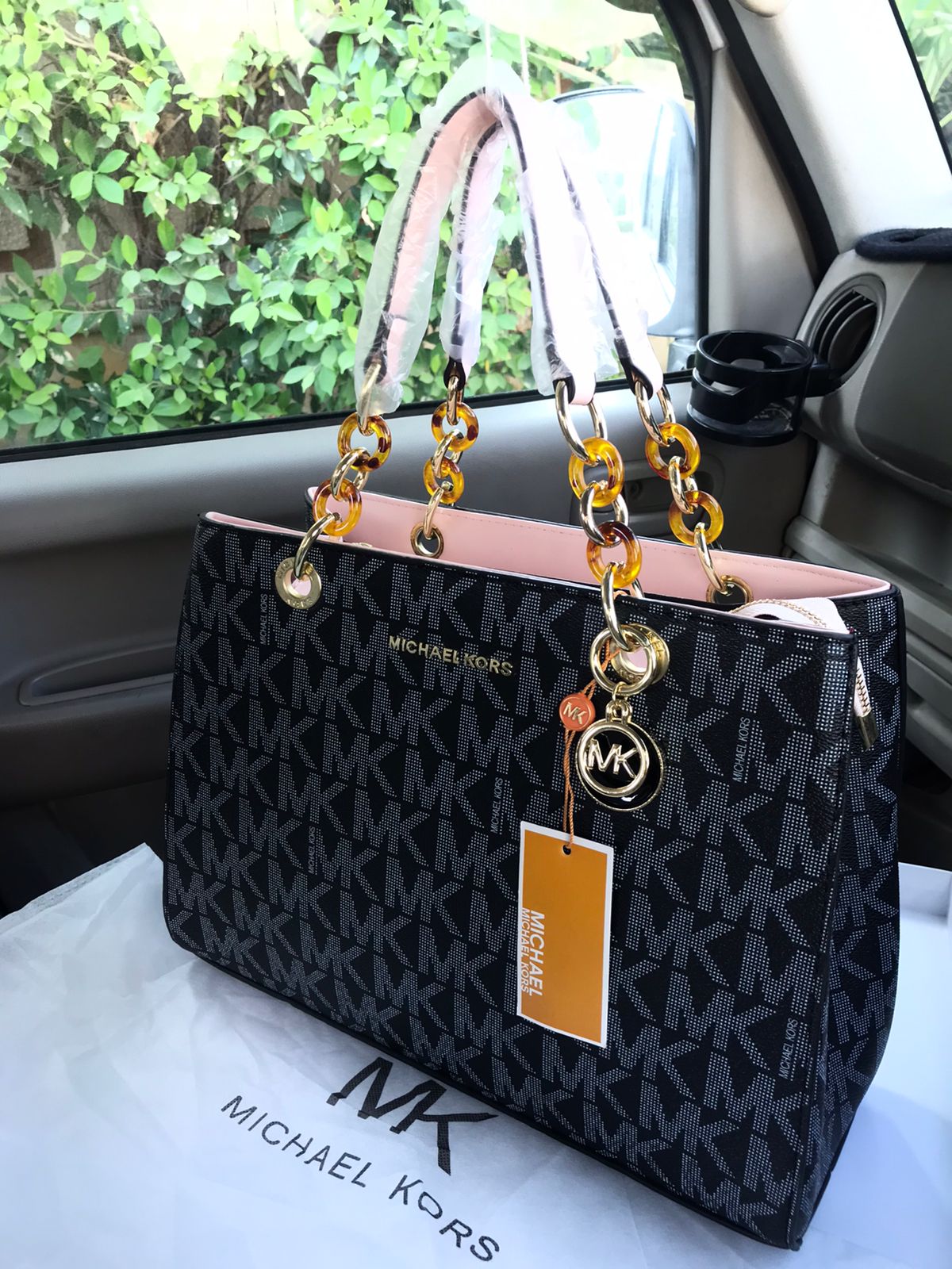 MICHEAL KORS WOMAN BAG (without box)