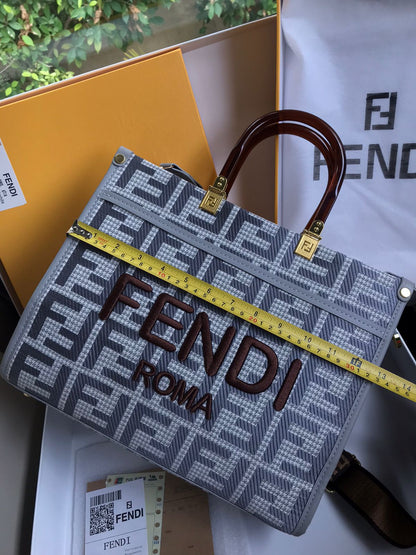 FENDI WOMAN BAG (with brand box)(brand card)(brand dust cover)