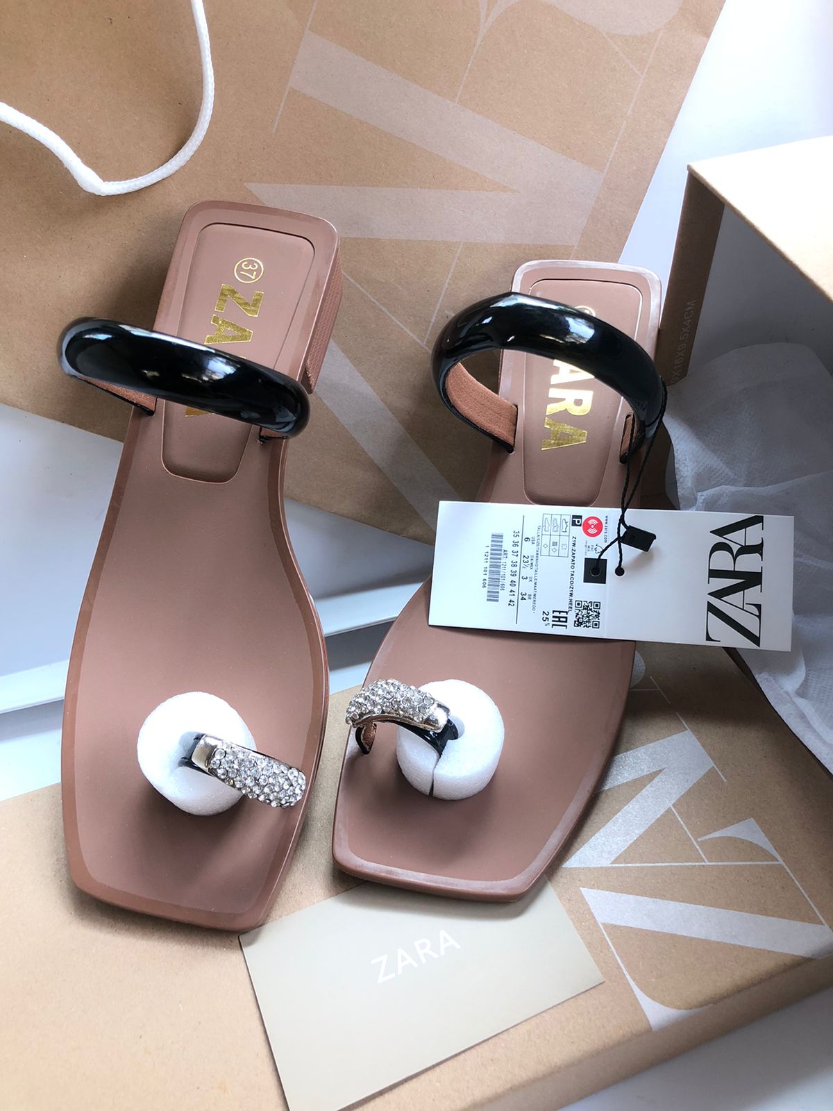 ZARA Flat Sandals Premuim Look Comfort and Fit