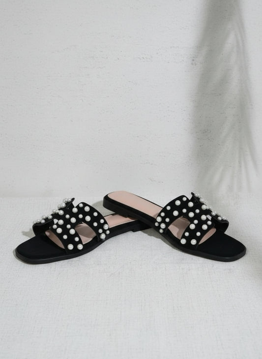 Luxury Pearl Slippers – A Statement of Elegance and Comfort