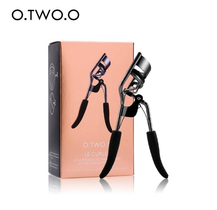 O.TWO.O Eyelash Curler